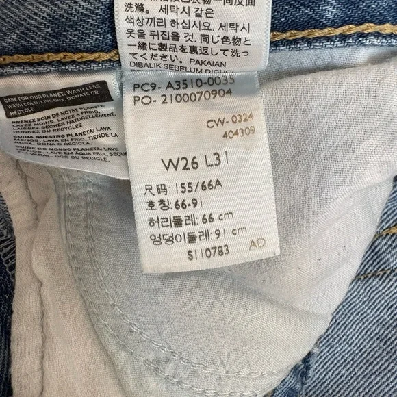 Women’s Levi’s Jeans - Picture 9 of 12